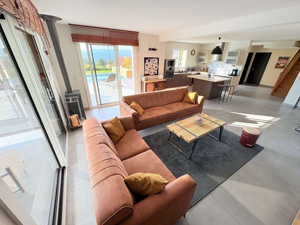 Maison à CHAINAZ-LES-FRASSES