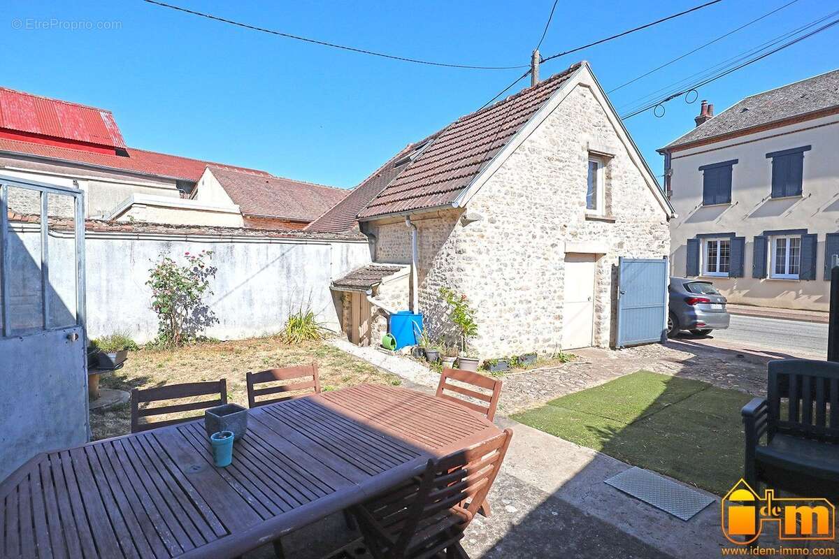 Maison 84 m² à Mereville  - photo 2