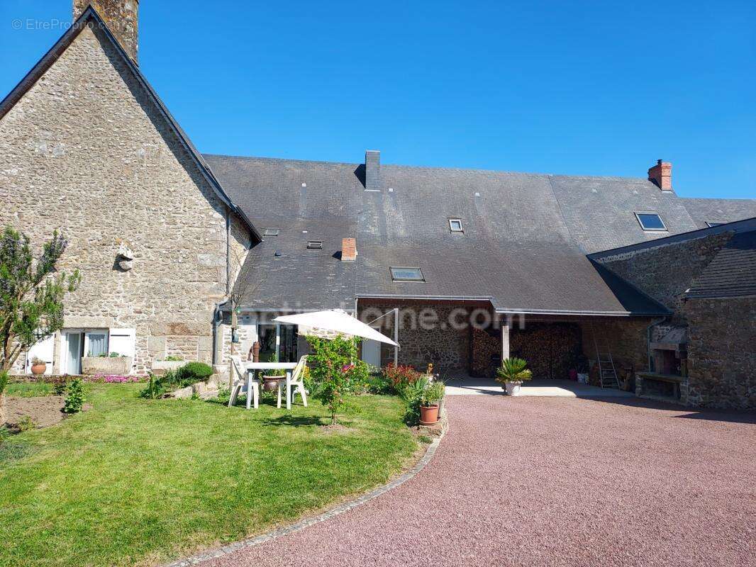 Propriété de caractère - 186m² - 4 chambres - 10' de Mayenne - photo 2