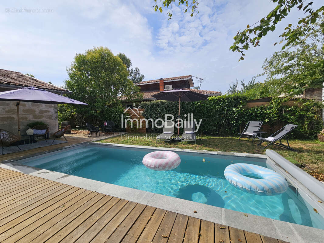 Maison en pierre rénovée - 3 chambres - Piscine chauffée - Garage 56 m2 - Léognan - photo 11