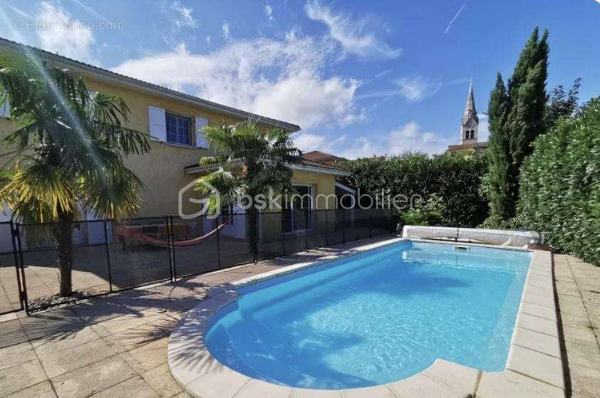 Maison à LA VERPILLIERE