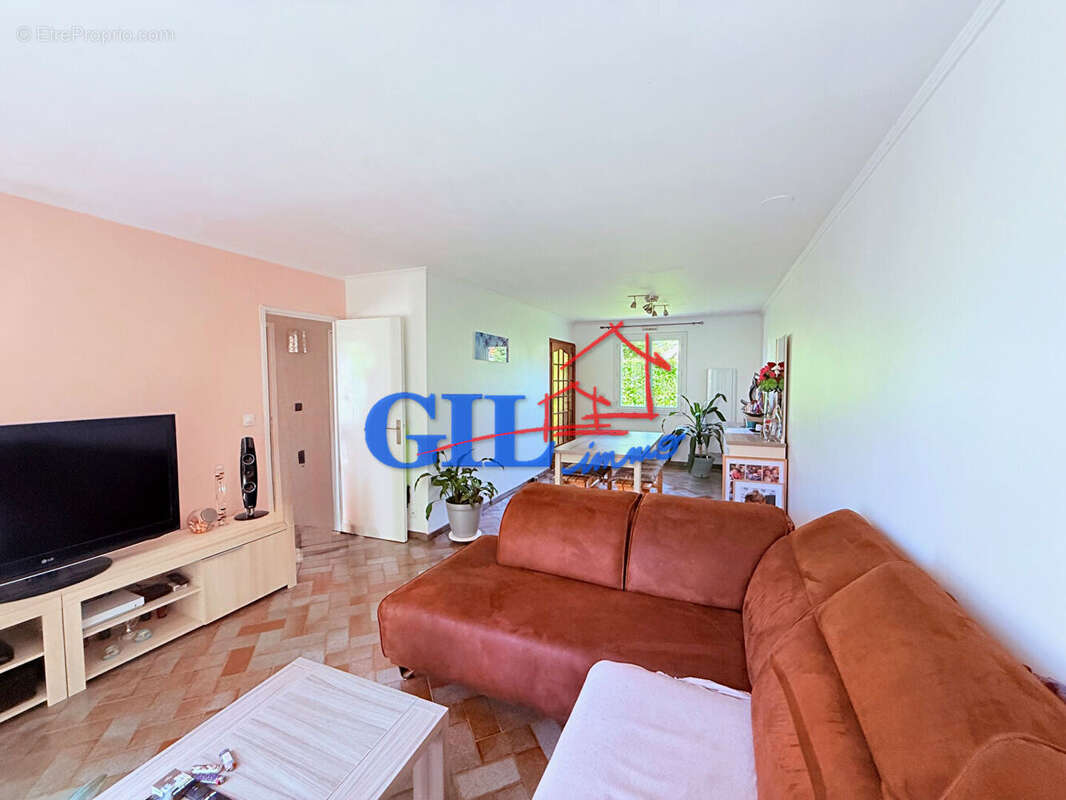 Maison à SAVIGNY-LE-TEMPLE