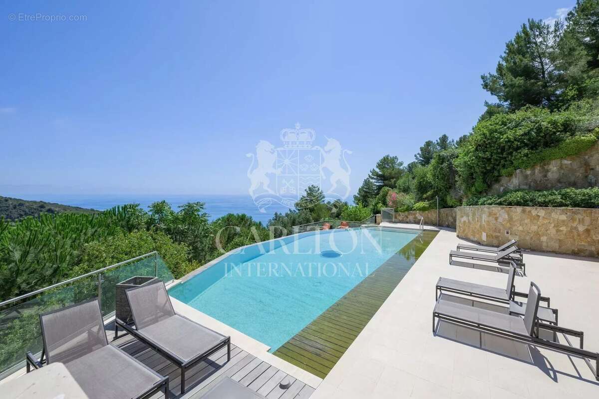 Maison à EZE