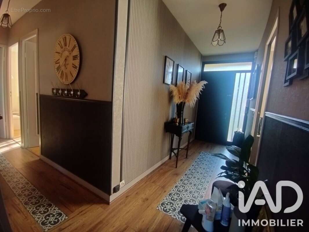 Maison 116 m² à Saint-Denis-Les-Ponts  - photo 8