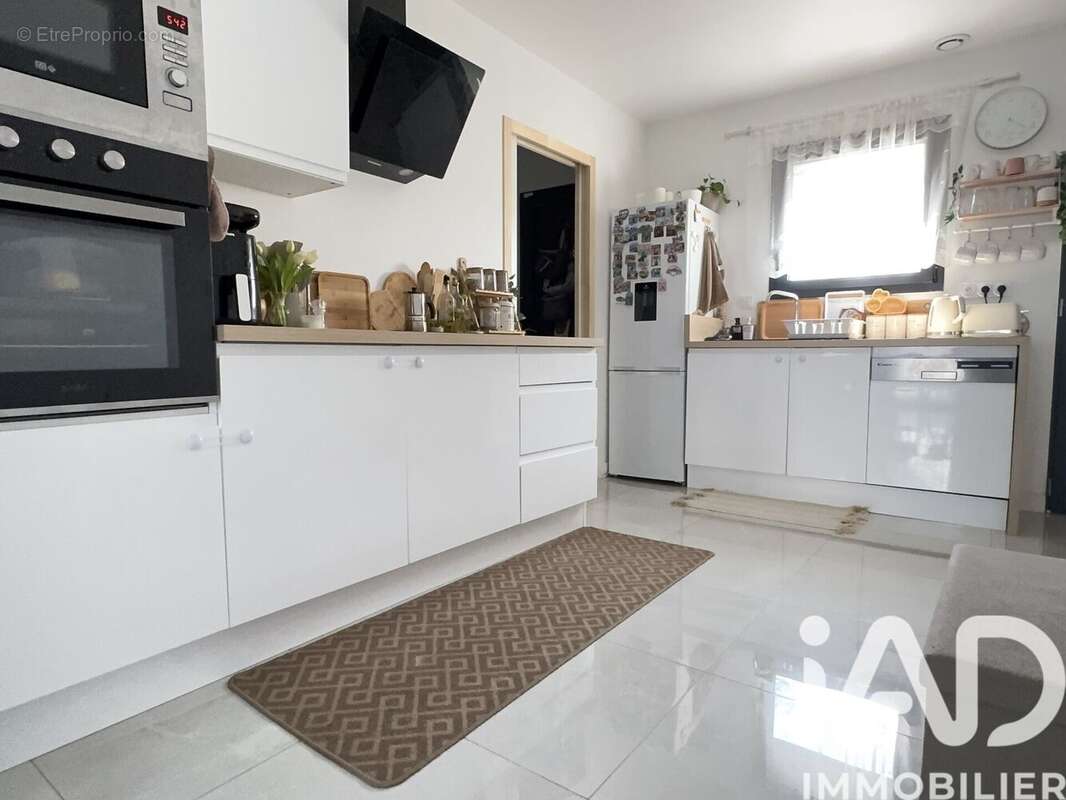 Photo 2 - Maison à CORDEMAIS