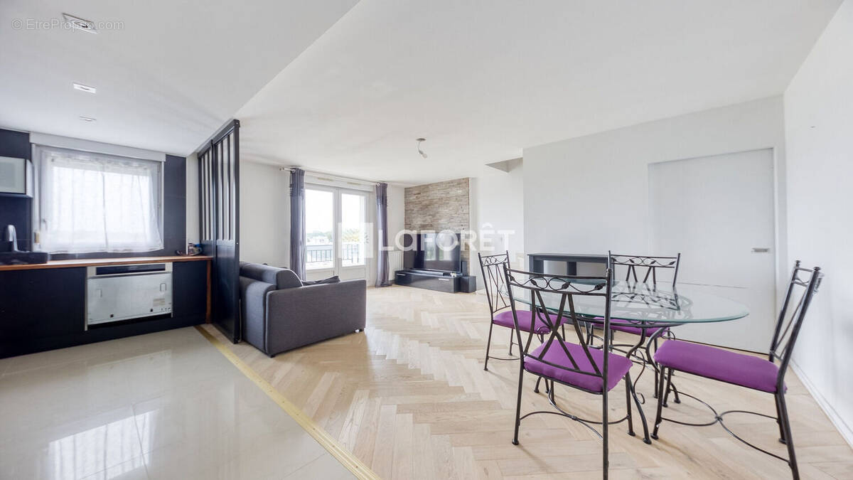 Appartement à PONTAULT-COMBAULT
