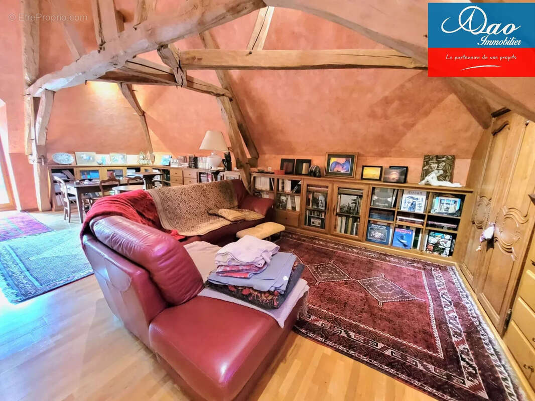 Maison à LA CHAPELLE-SAINT-LUC