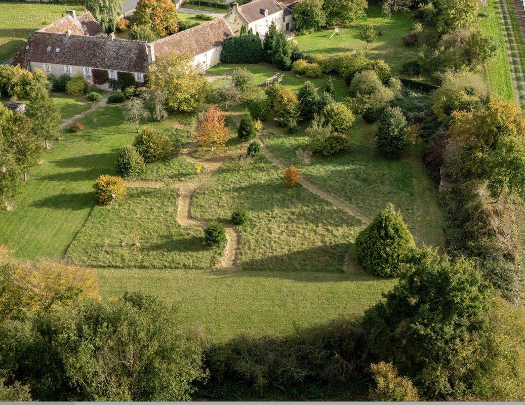 Maison 600 m² à Villers-Canivet  - photo 3