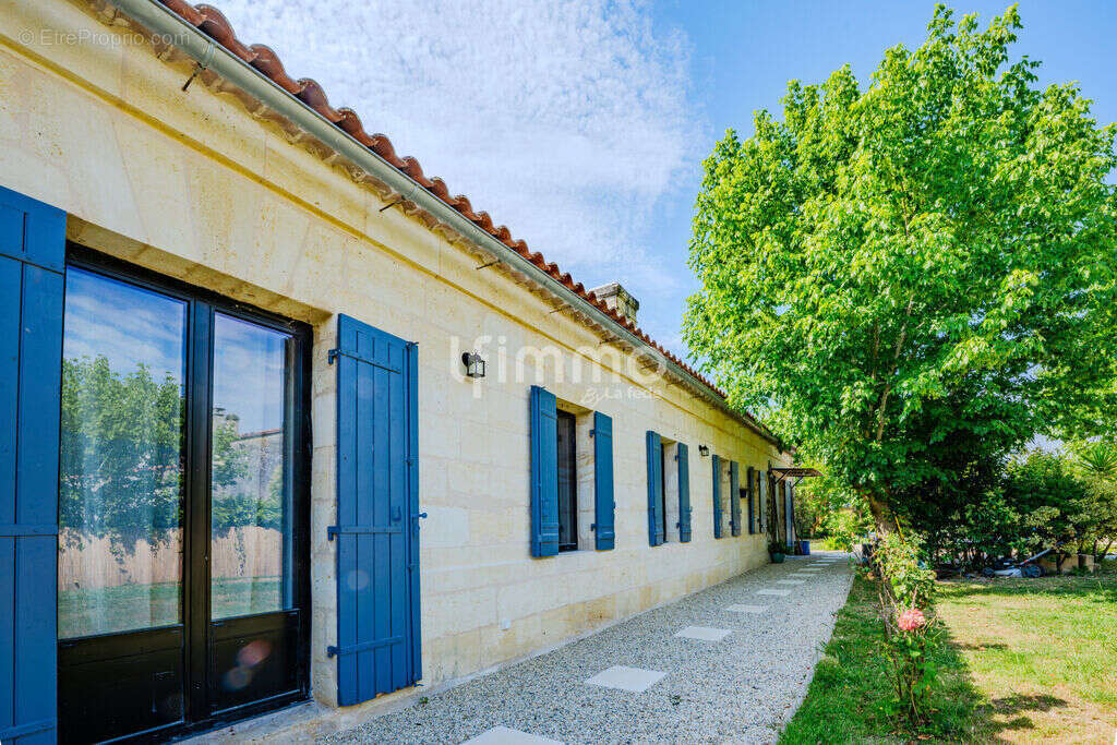 Maison en pierre de plain-pied entièrement rénovée - photo 11