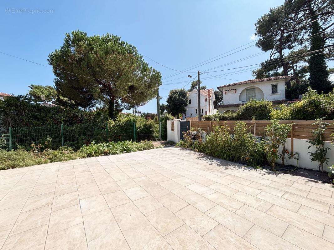Grande MAISON en Centre Ville à 200 m Commerces et 500 m Plage - photo 36