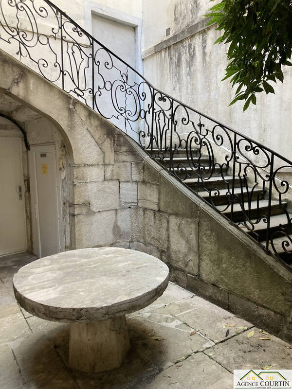 Appartement à LONS-LE-SAUNIER