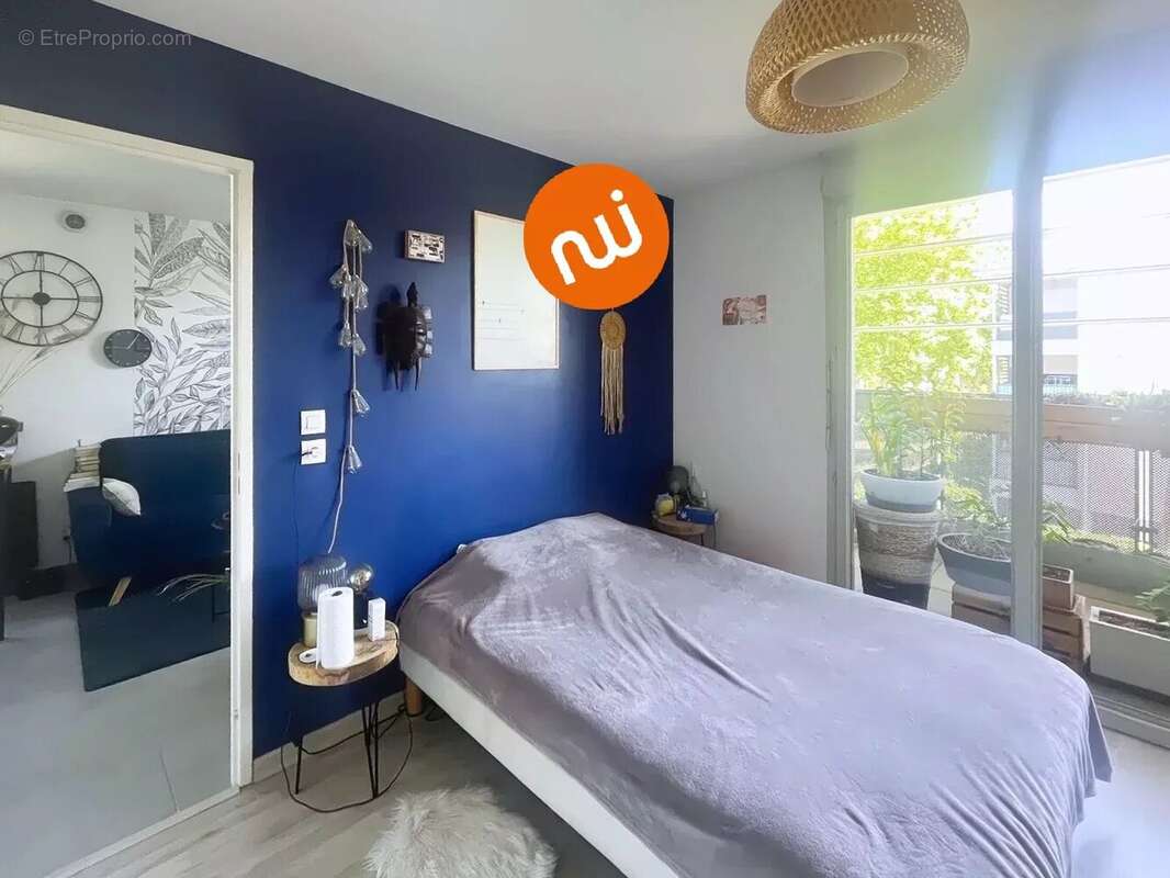 CRAPONNE - T2 avec garage et balcon - photo 3