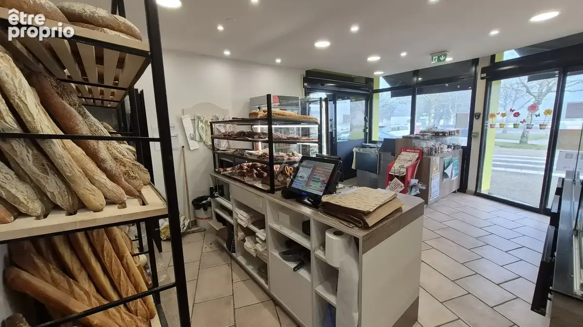 Fond de commerce : Boulangerie-Pâtisserie de Référence  1M de Chiffre d'Affaires. Achat des murs possible. - photo 3