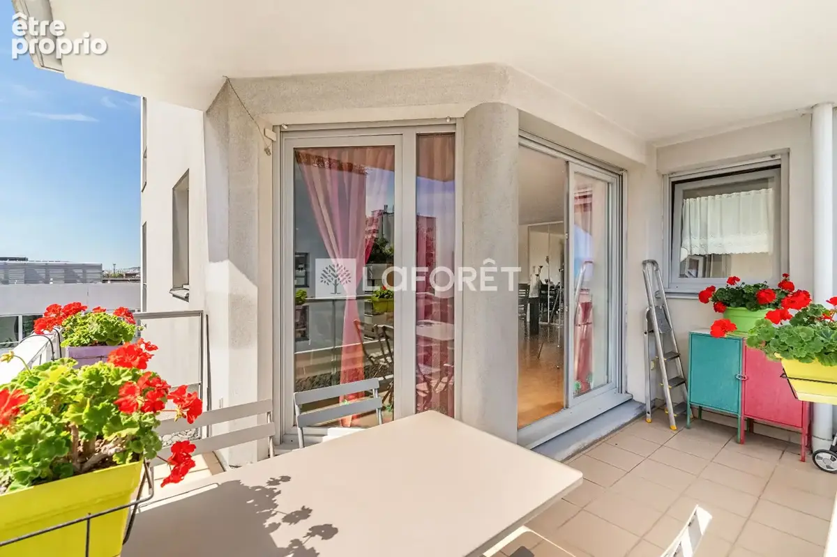 3 pieces avec deux balcons - etage eleve - calme et lumineux - photo 8