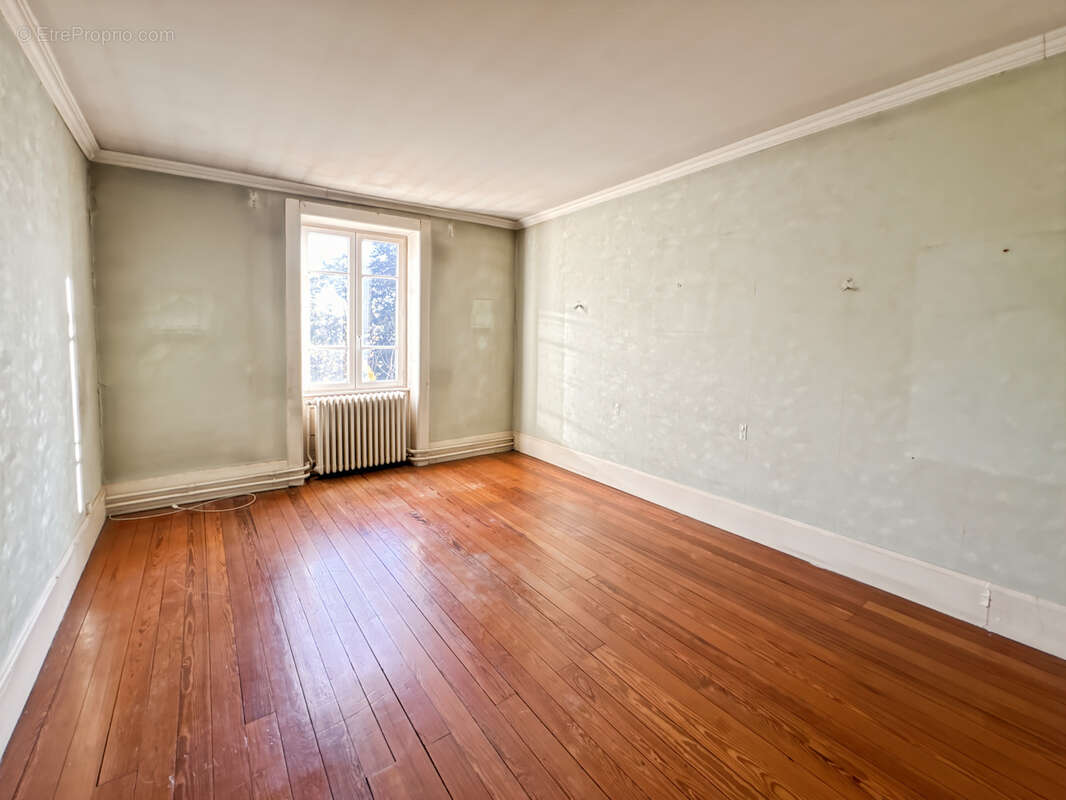 Appartement à REYRIEUX