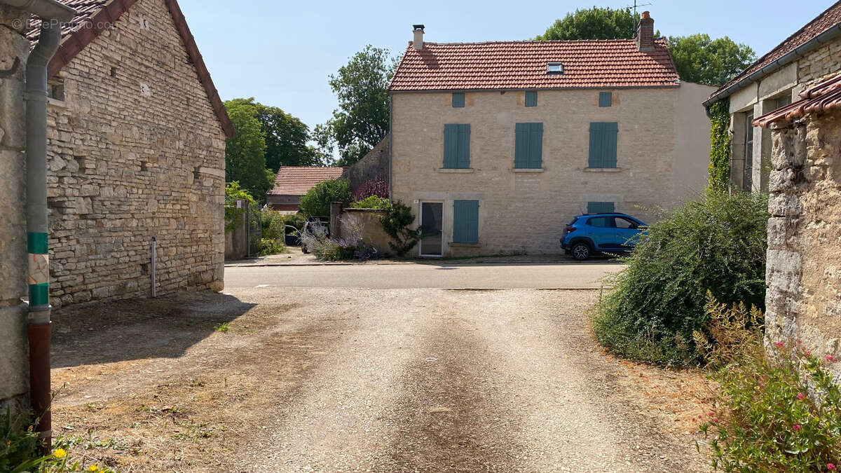 Maison à vendre 3 chambres- jardin- CHATEL GERARD (89) - photo 22