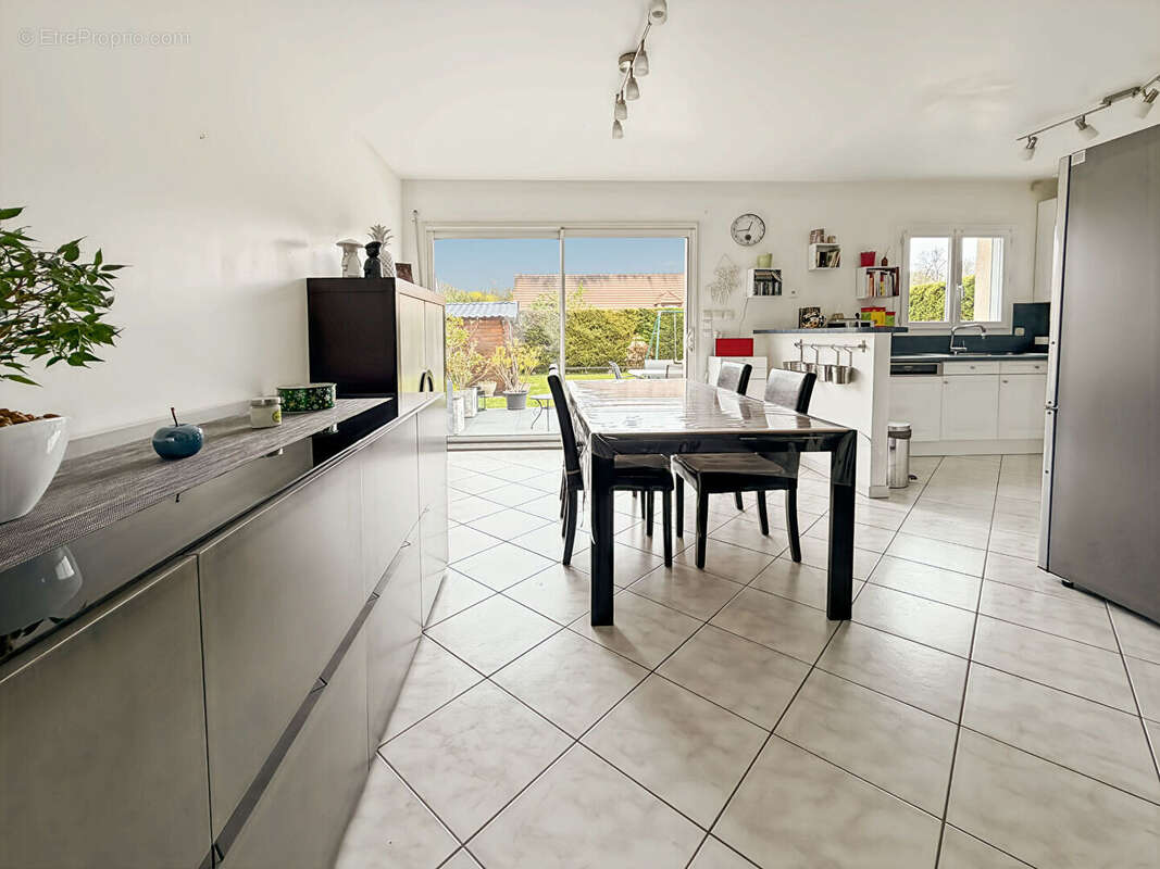 Maison à SAULX-LES-CHARTREUX