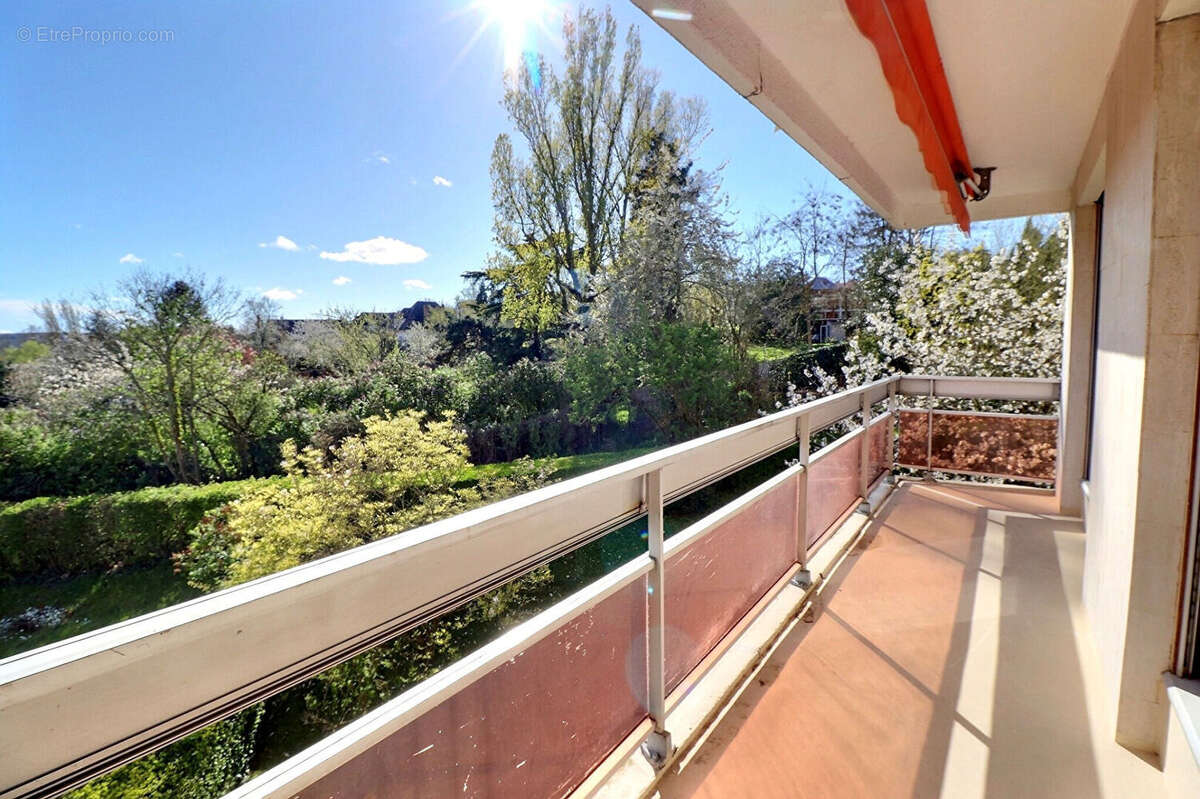 Appartement à MAREIL-MARLY