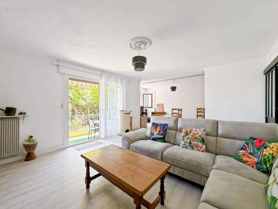 Appartement à FREJUS
