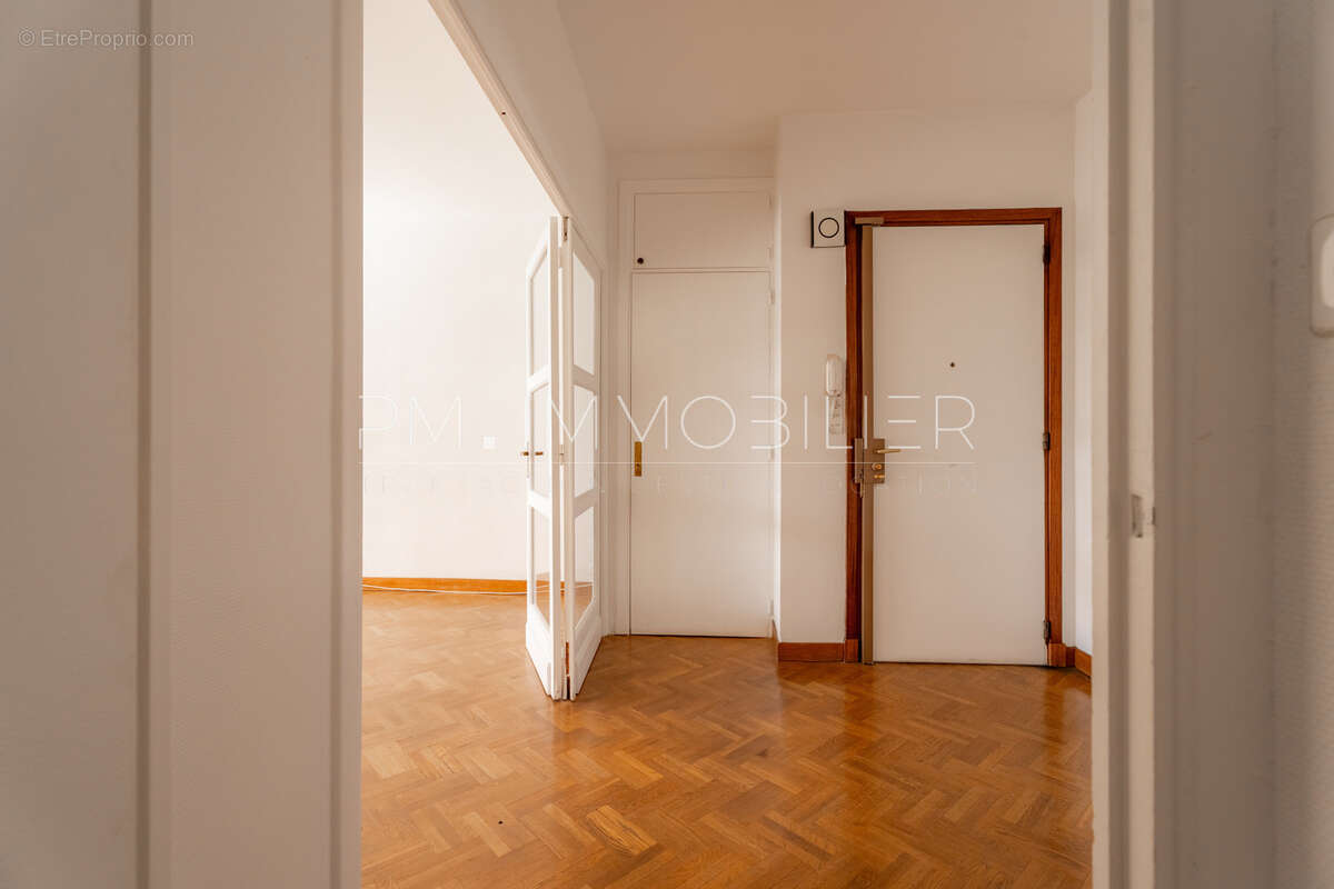 Appartement à MARSEILLE-8E