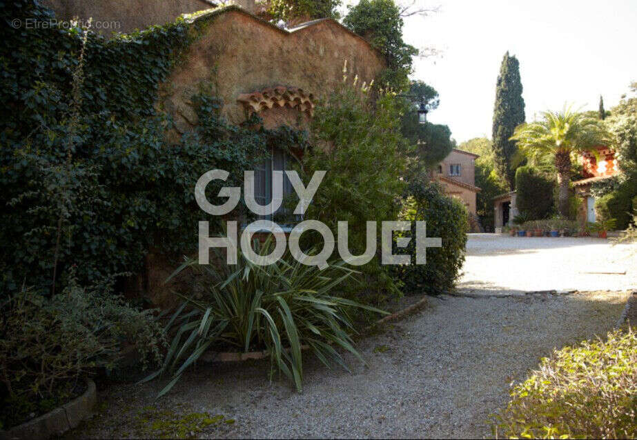 Villa Sainte Maxime 10 pièces de 450 m2 - photo 6