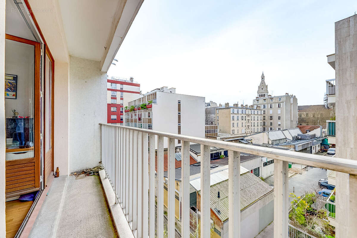 Appartement à PARIS-14E