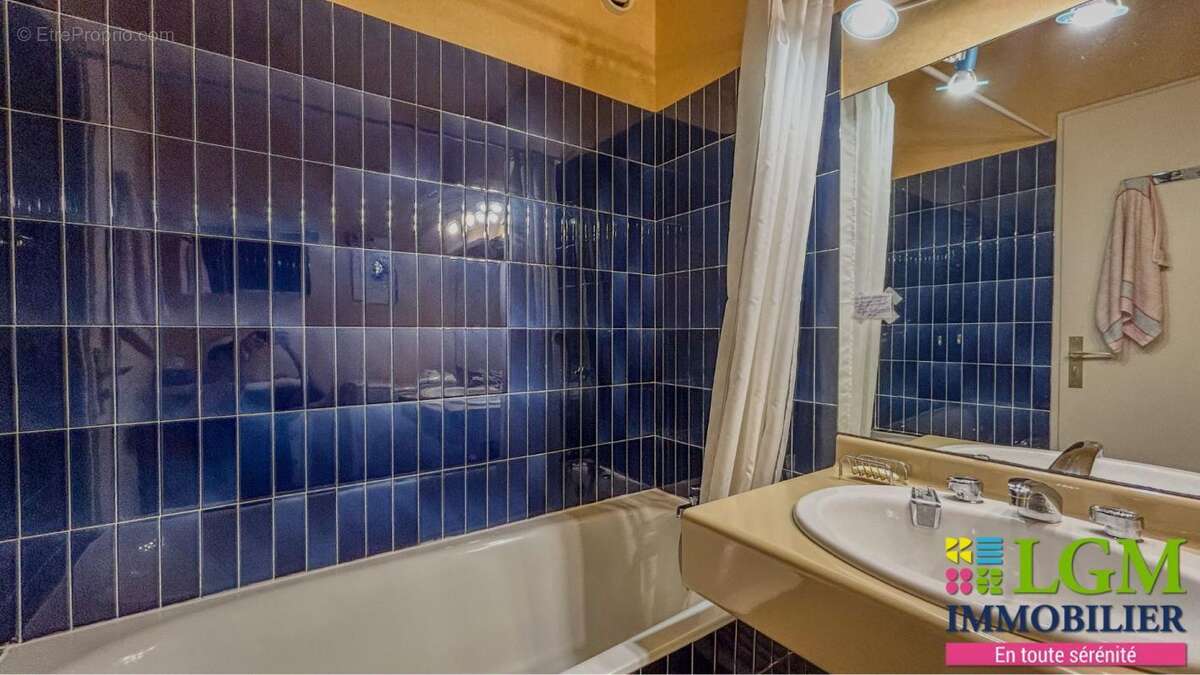 Appartement t2 de 50m² en rez de jardin piscine et garage - photo 11