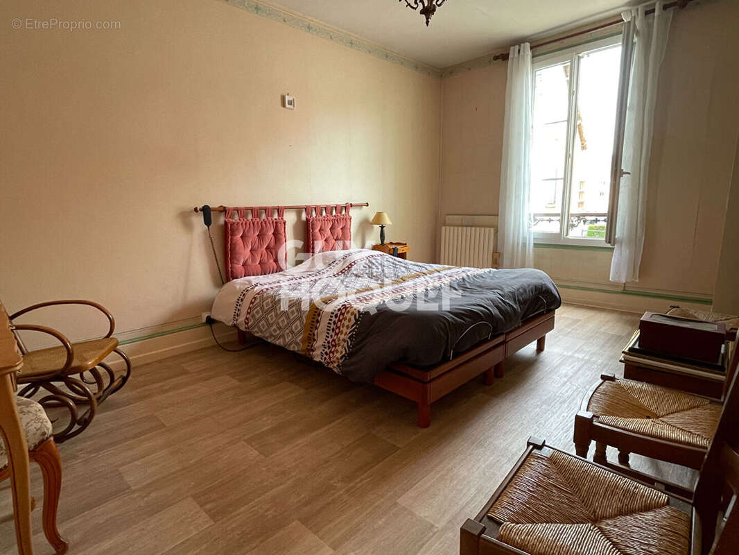 Maison 217 m² à Croth  - photo 8