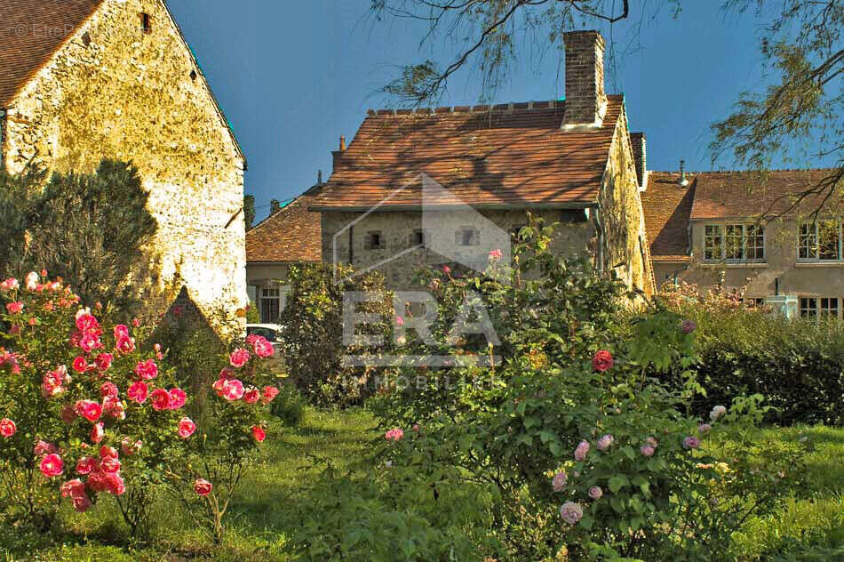 Maison à EGREVILLE