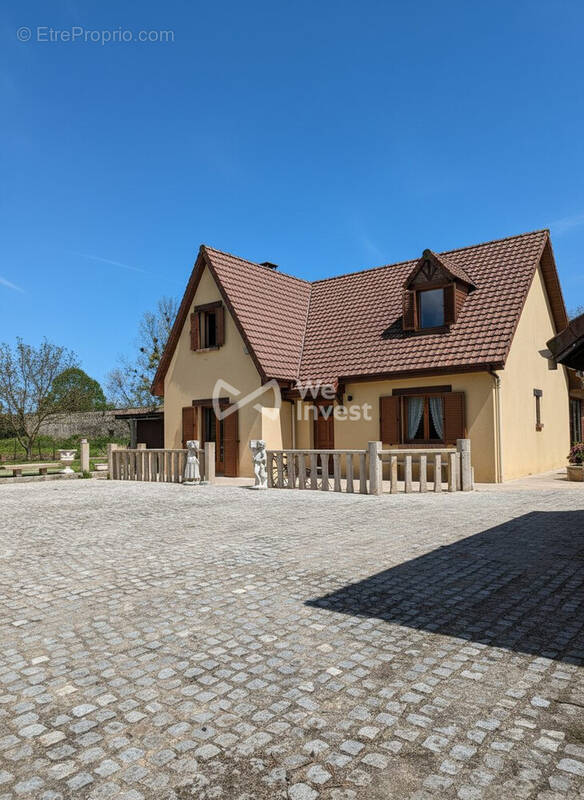 Maison à NEUVILLE-FERRIERES