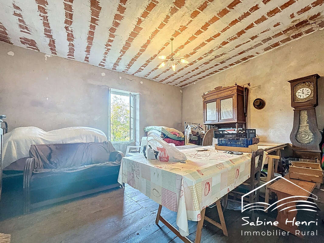 Maison à JOUQUEVIEL