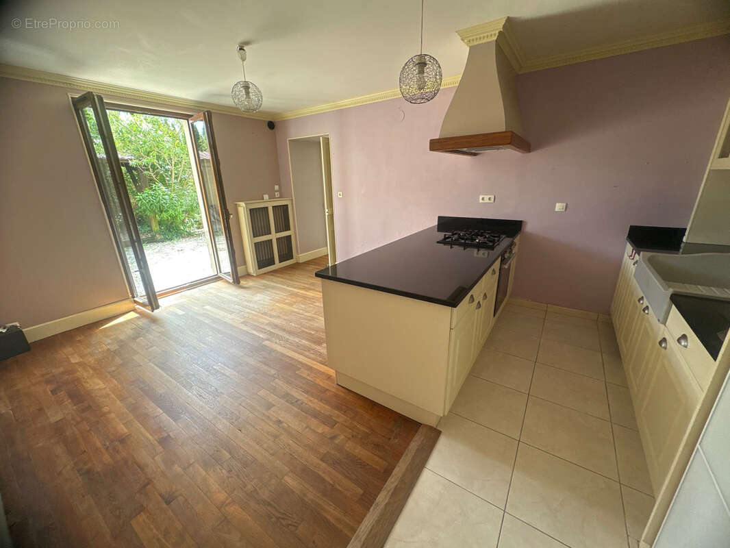 Maison à LES GRANDES-LOGES