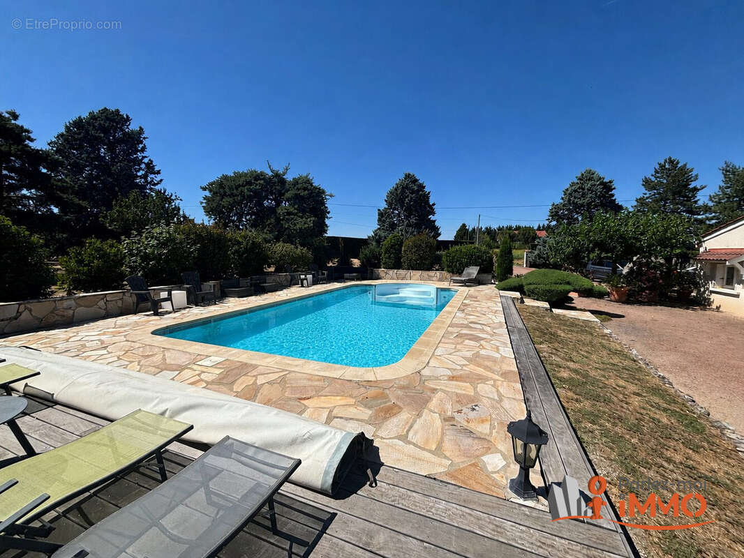 Maison 200 m² à Montbrison  - photo 3