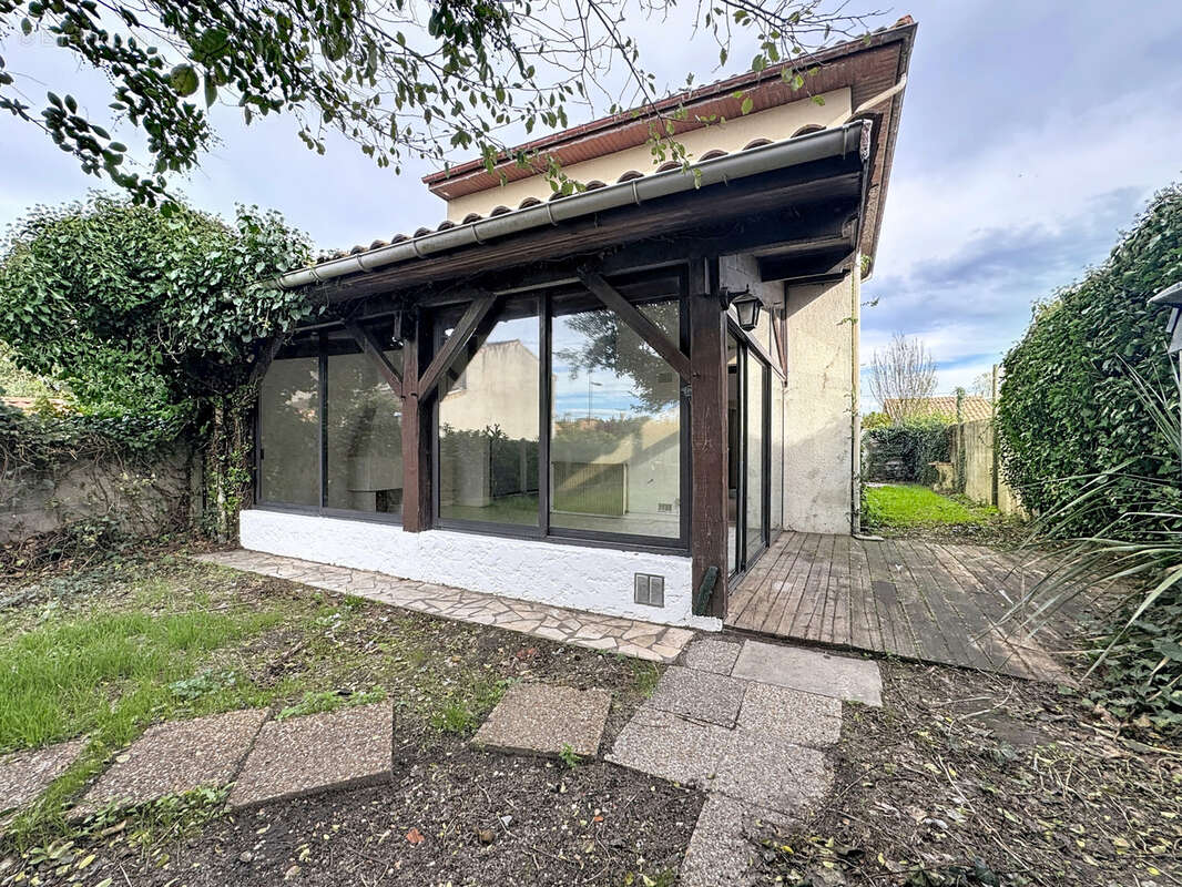 BEGLES A VENDRE  Maison à étage avec jardin et garage - photo 15