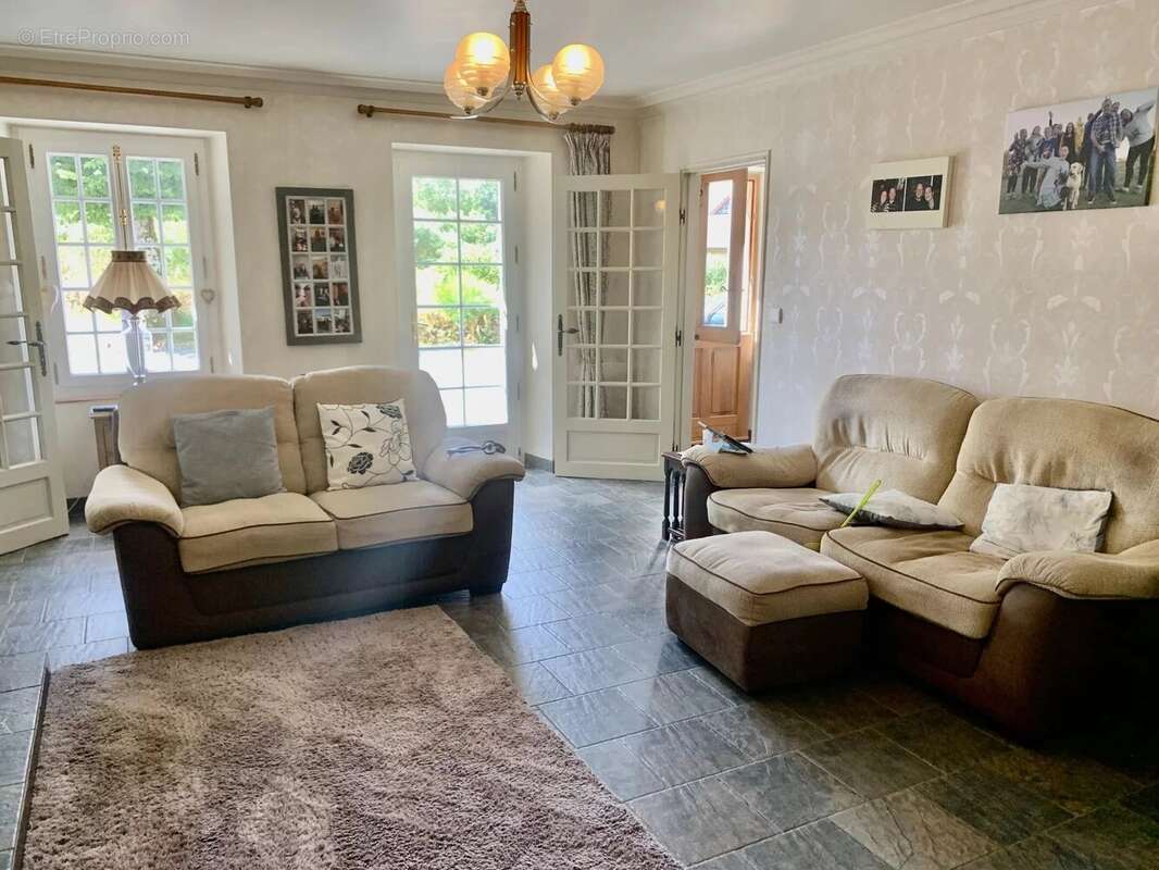 Maison à SAINT-YRIEIX-LES-BOIS