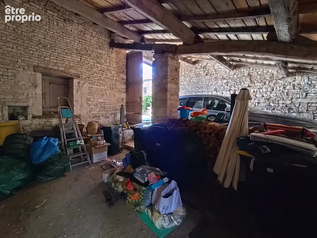 Jolie maison de village de quatre chambres avec grand jardin et grange, au cœur de Tusson - photo 19