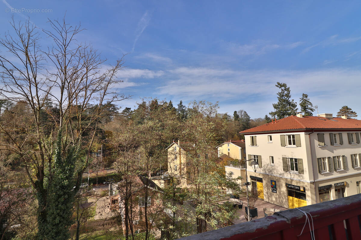 Appartement à CHARBONNIERES-LES-BAINS