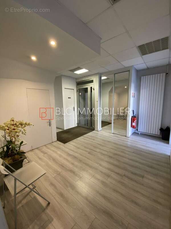 Commerce à MARSEILLE-6E