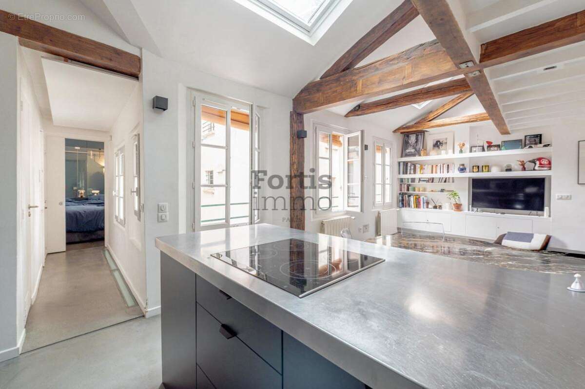Appartement à PARIS-3E