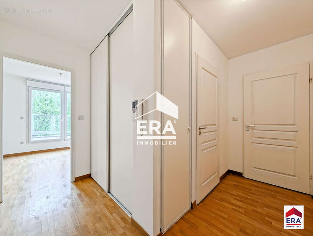 Appartement - 67 m² -  Terrasse - place de parking sécurisée - Wasquehal Centre - photo 3