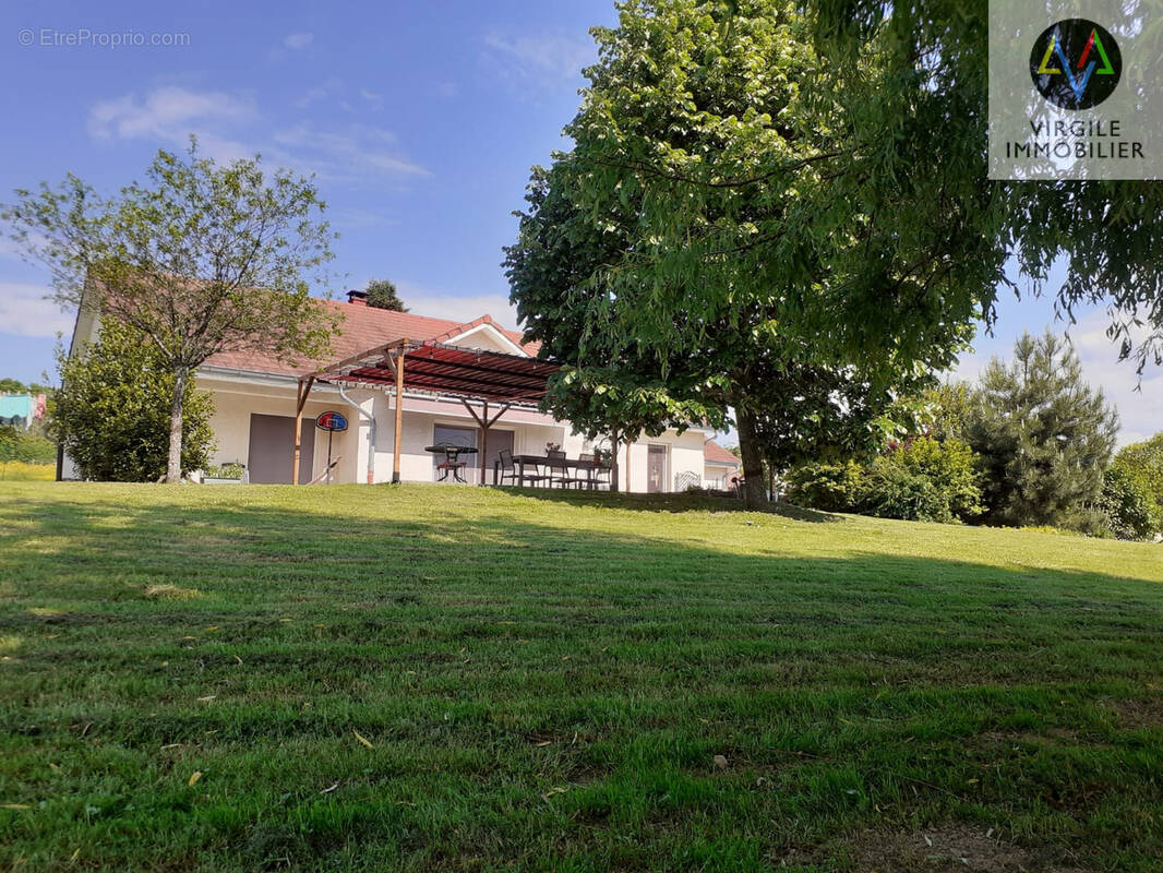 Maison à FONTAINE-LES-CLERVAL