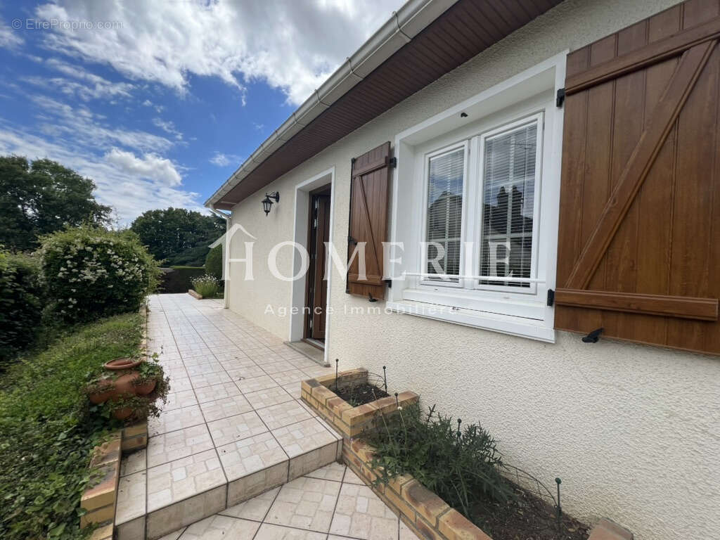 Pavillon en parfait etat d'une superficie de 102,98m2 - photo 3