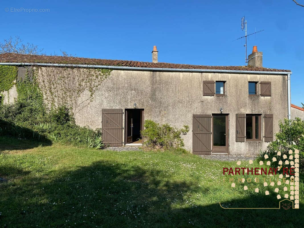 Maison à PARTHENAY