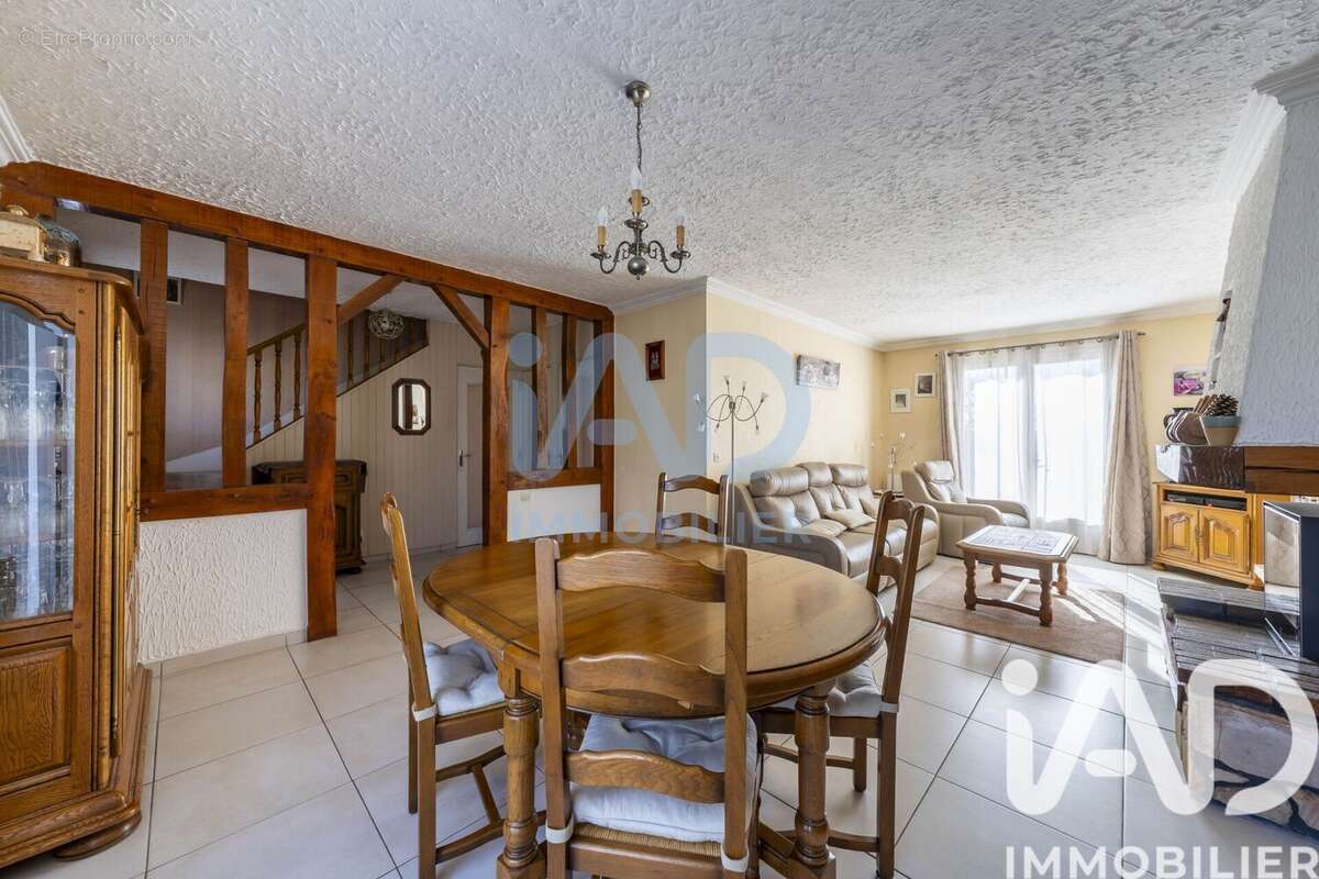 Maison 91 m² à Boussy-Saint-Antoine  - photo 7