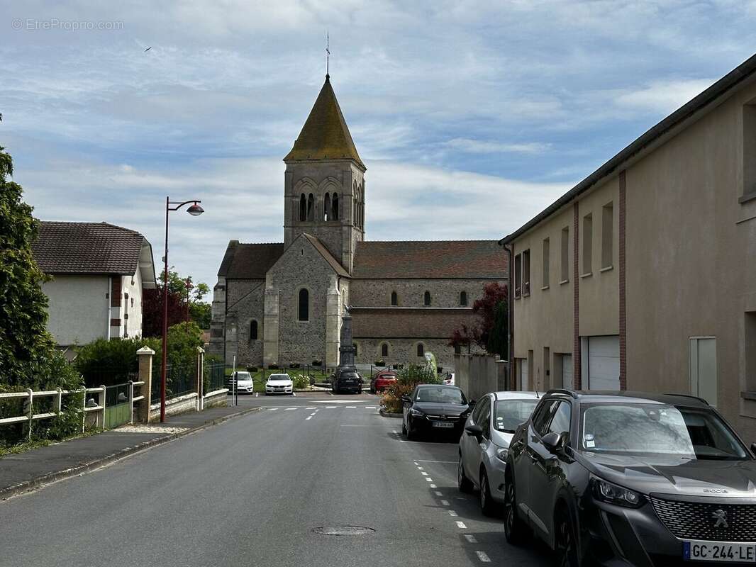 Terrain à BEINE-NAUROY