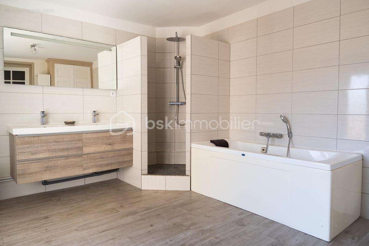 Maison à BOURG-SAINT-ANDEOL