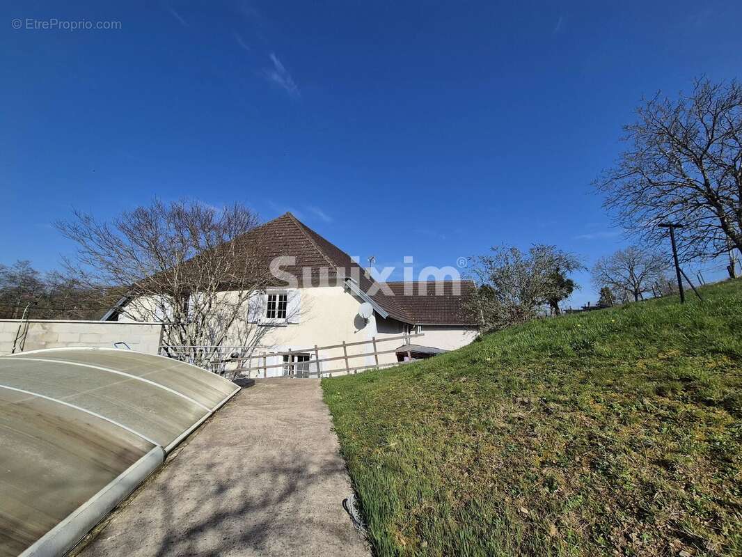 Maison à ETREPIGNEY
