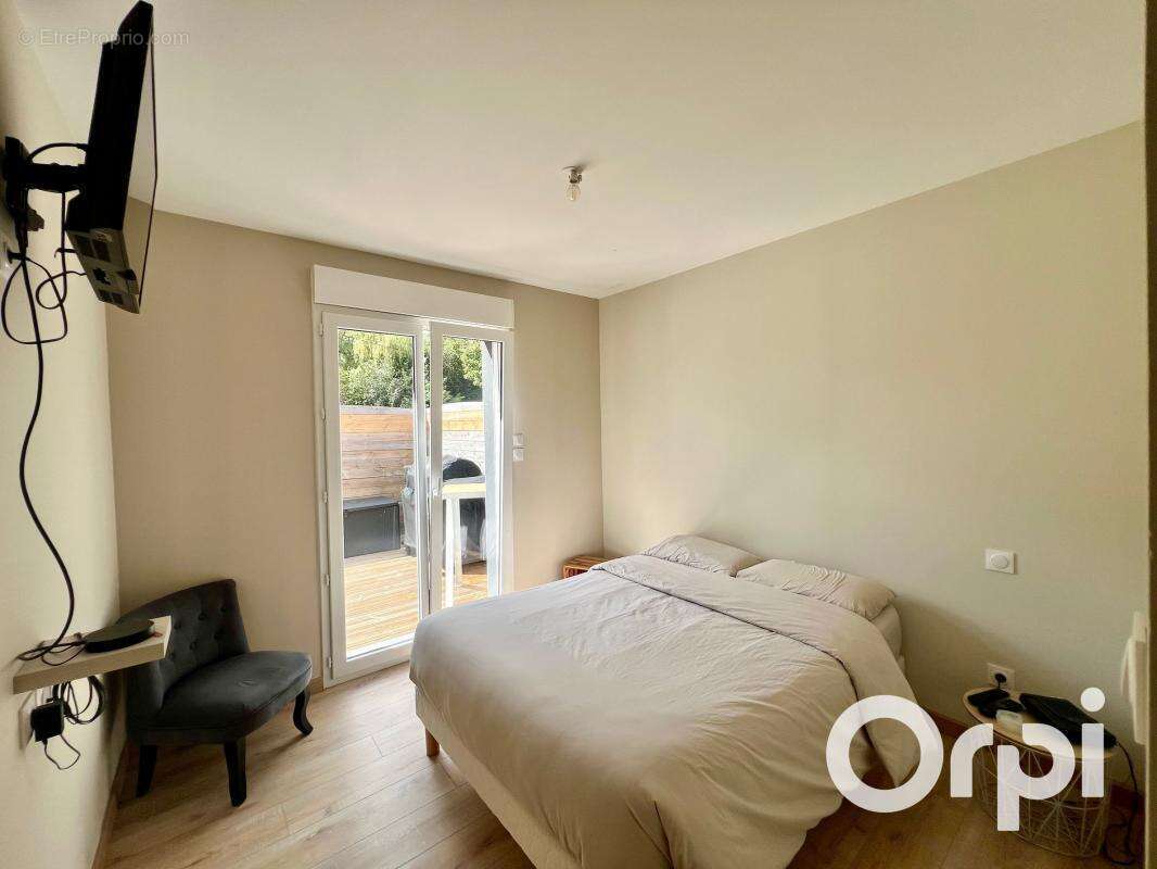 Maison à LANDRETHUN-LES-ARDRES