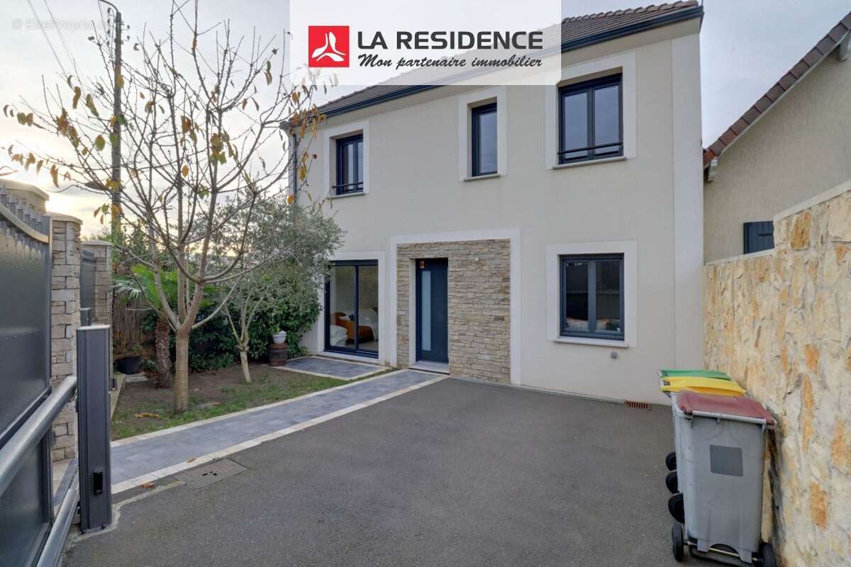 Maison à PIERRELAYE