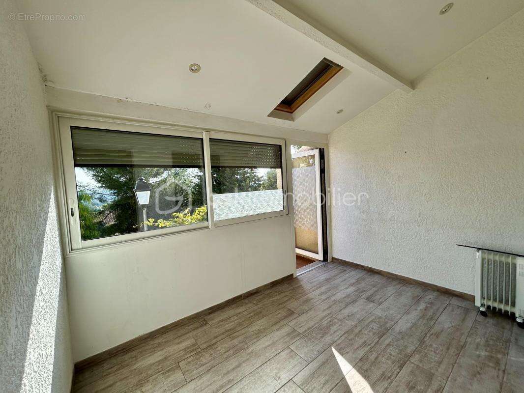 Maison à SOLLIES-VILLE